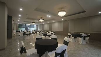 Saltstayz Select - Golf Course Road & Sector 57