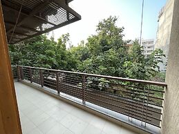 Saltstayz Select - Galleria Market & Golf Course Road