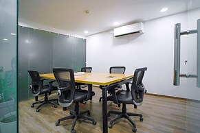 Saltstayz Express - Golf Course Road & DLF Phase-1