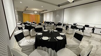 Saltstayz Premier – Cyber Hub
