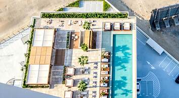 Relax Recharge Burj Khalifa View Studio