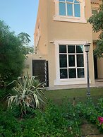 Charming and Cozy Apartment in Dubai Available now
