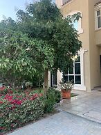 Charming and Cozy Apartment in Dubai Available now