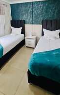 Emerald Suite Sleeps 6 With Free Parking