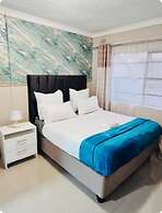 Emerald Suite Sleeps 6 With Free Parking