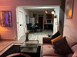 1 Bed Flat - Sleeps 2 - Jacuzzi - Parking - Wifi