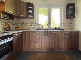 Garden House-Ostoya