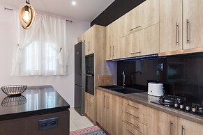 Kallithea Comfort 3 Bd Family Apt