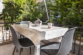Kallithea Comfort 3 Bd Family Apt