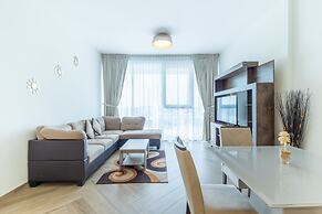 SuperHost - Chic Modern 1BR Apt Retreat with City View