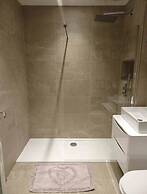 2 Bedroom Apt - Stunning Views, Balcony, Parking