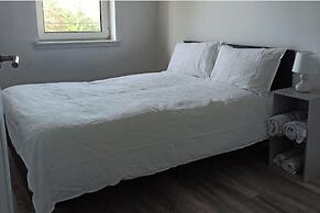 2 Bedroom Apt - Stunning Views, Balcony, Parking