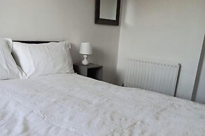 2 Bedroom Apt - Stunning Views, Balcony, Parking