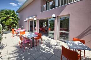Hotel Formule Club Bordeaux Cenon