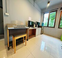 OYO 75465 Lucky Hoste