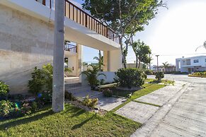 Modern 4-BR Villa in Gated Community