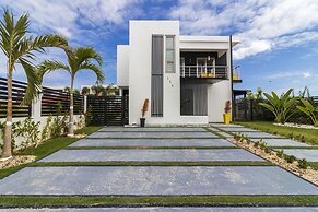 Modern 4-BR Villa in Gated Community