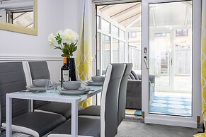 Captivating 3-bed House in Blackburn