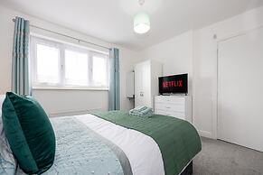 Captivating 3-bed House in Blackburn