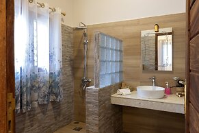 RoRi Private Luxury Villas