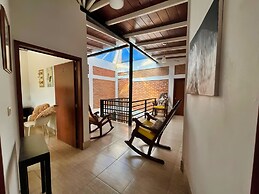 La Palapa & Posada Mía
