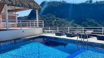 La Palapa & Posada Mía