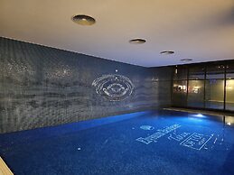 Perfect Residence Taksim with pool
