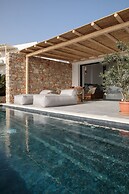 Phoenicia Naxos