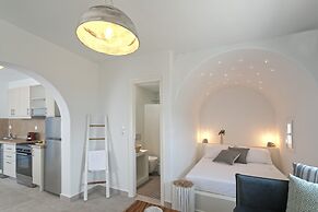Phoenicia Naxos