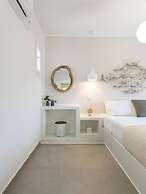 Phoenicia Naxos