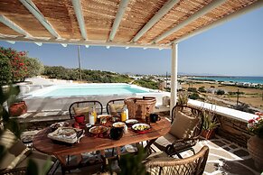 Phoenicia Naxos