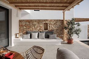 Phoenicia Naxos