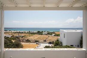 Phoenicia Naxos