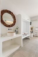 Phoenicia Naxos