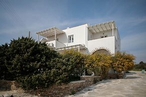 Phoenicia Naxos