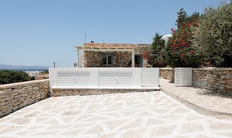 Phoenicia Naxos
