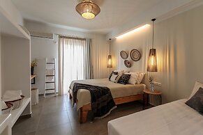 Phoenicia Naxos