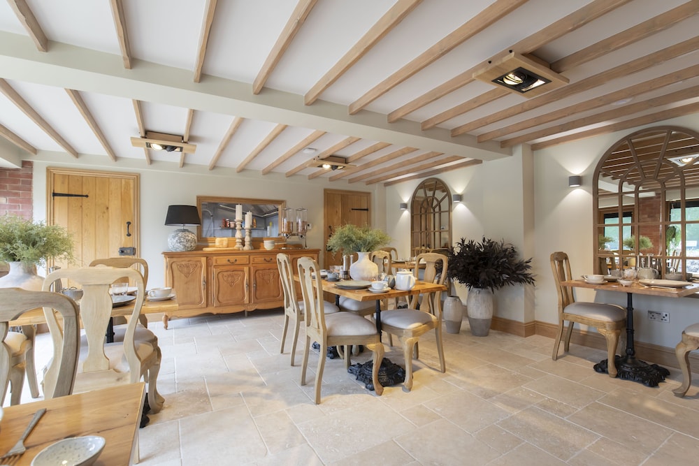 Stable Lodge Boutique B&B