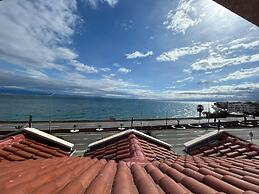 Lopera Beach Hotel