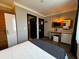 Lopera Beach Hotel