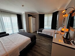 Lopera Beach Hotel