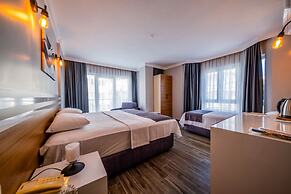 Lopera Beach Hotel