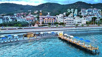 Lopera Beach Hotel