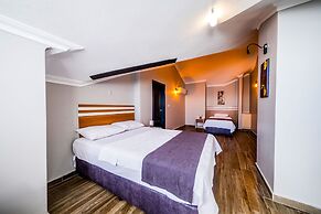 Lopera Beach Hotel