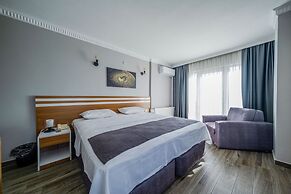 Lopera Beach Hotel