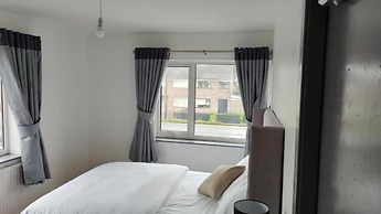 OYO The Silver City Hotel