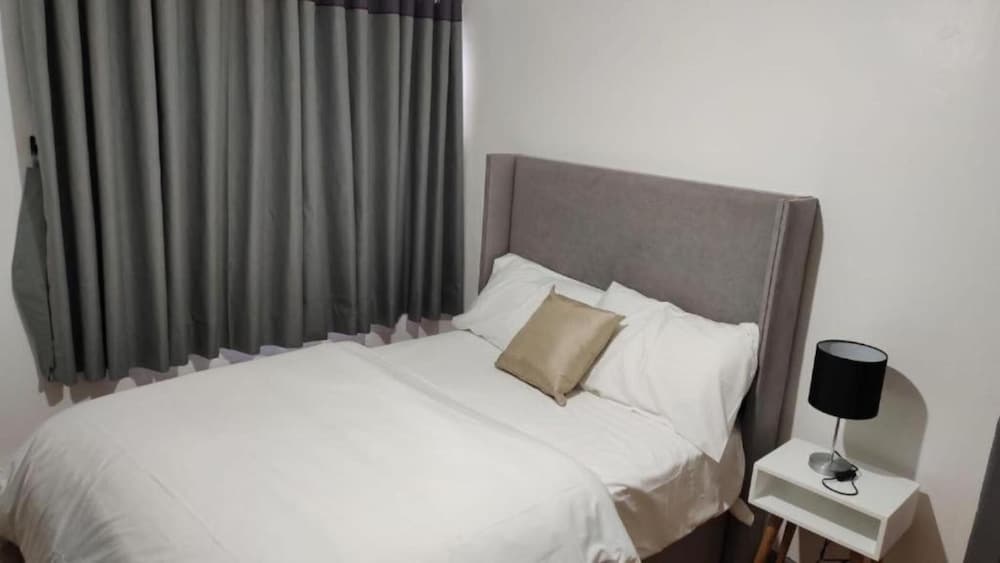 OYO The Silver City Hotel