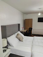 OYO The Silver City Hotel