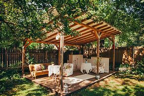 Marta 8 - House & Garden