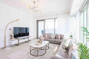 Regal 3BR Maid w Burj Khalifa View Balcony